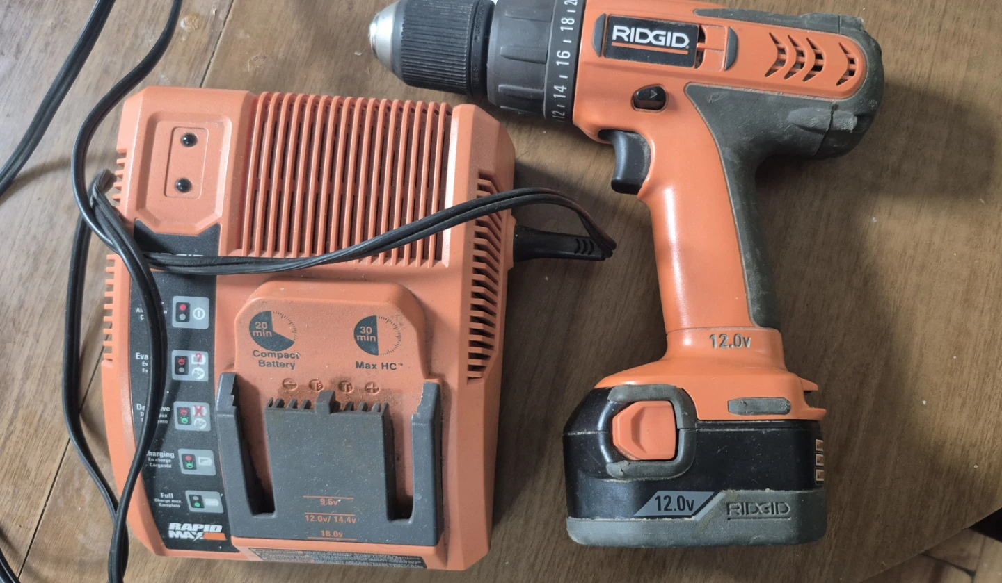 RIDGID 12.0V Cordless Drill with Charger