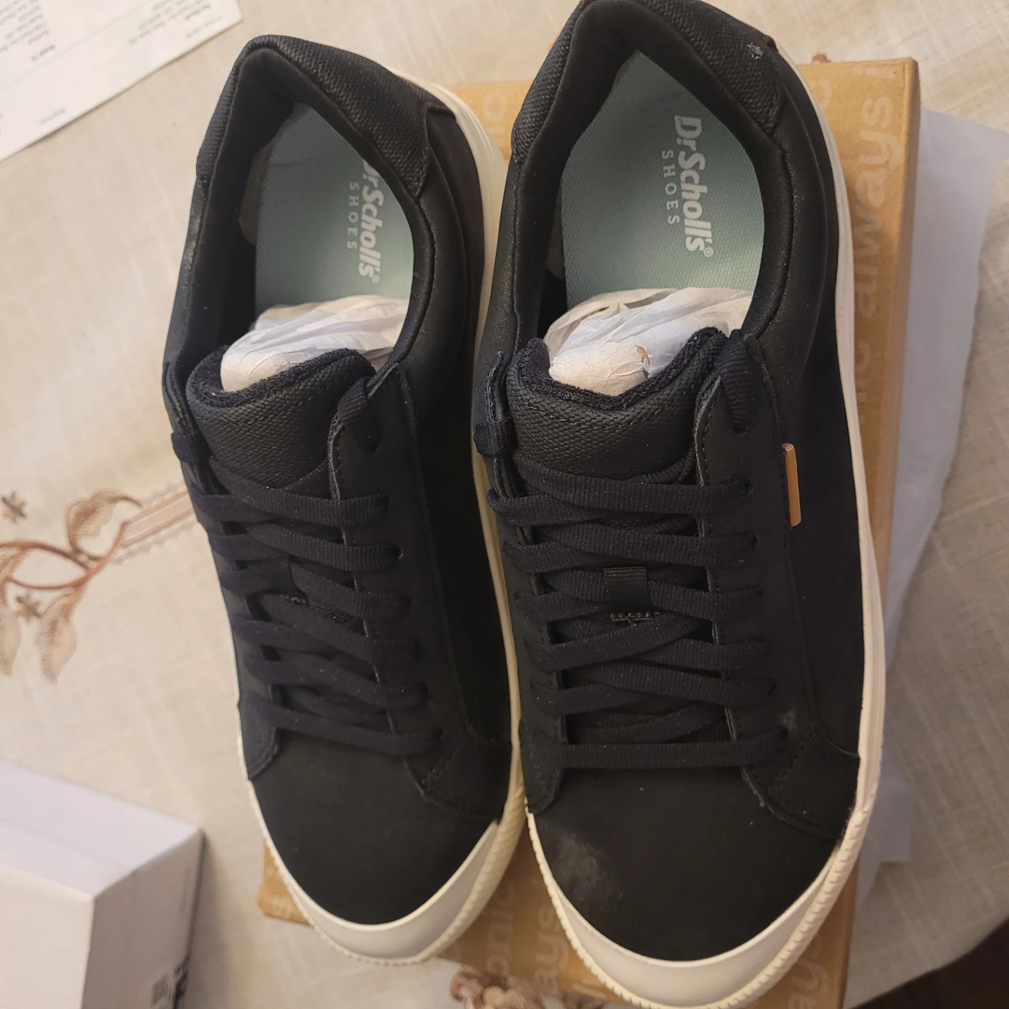 Dr. Scholl's Time Off Black Sneakers