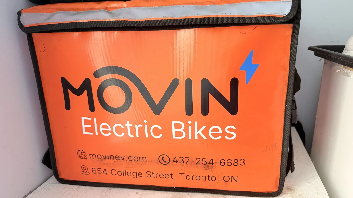 Movin Electric Bike with Delivery Bag. - photo 4
