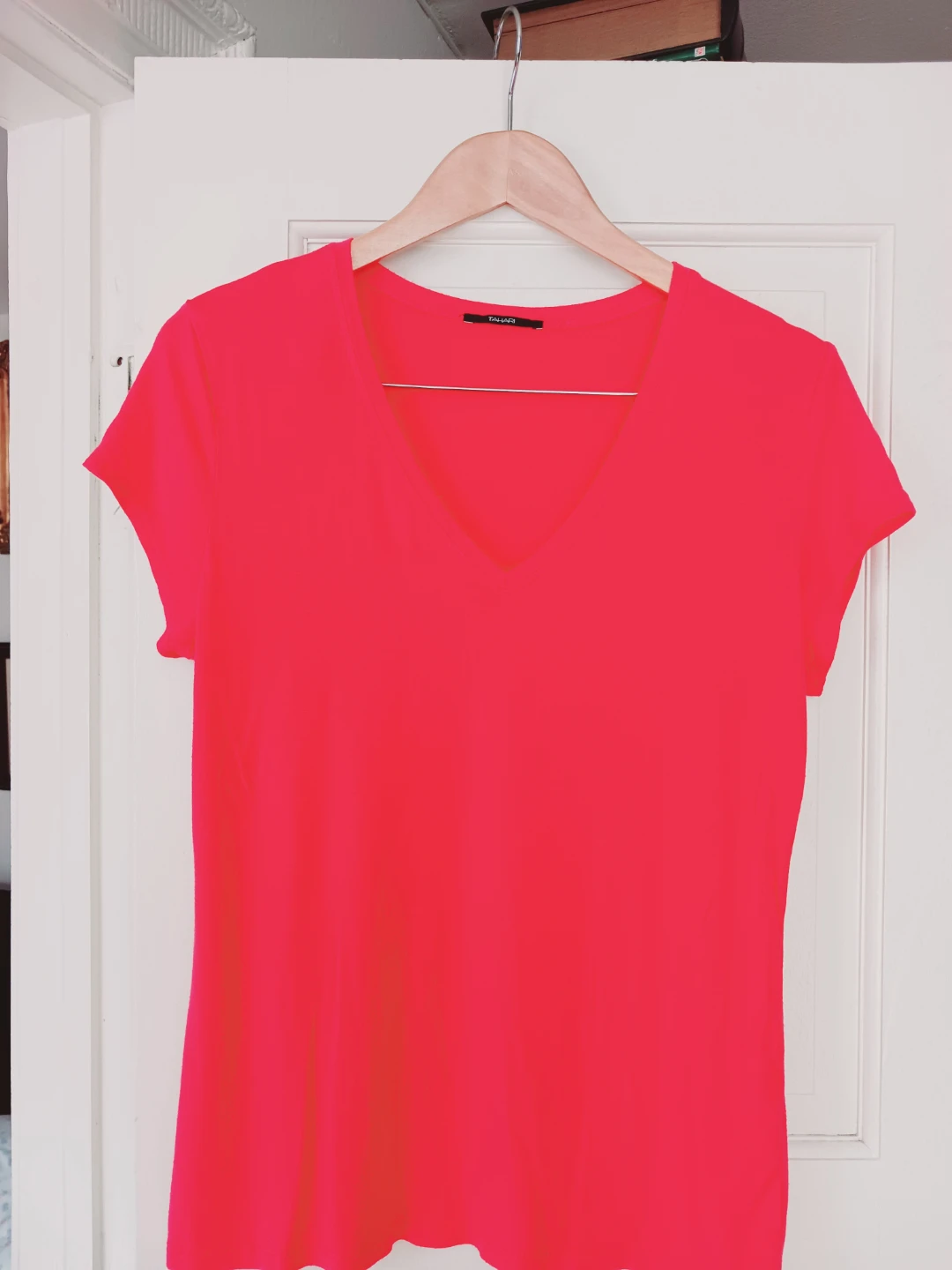 Tahari V-Neck T-Shirt - Bright Pink. Size L. - photo 4