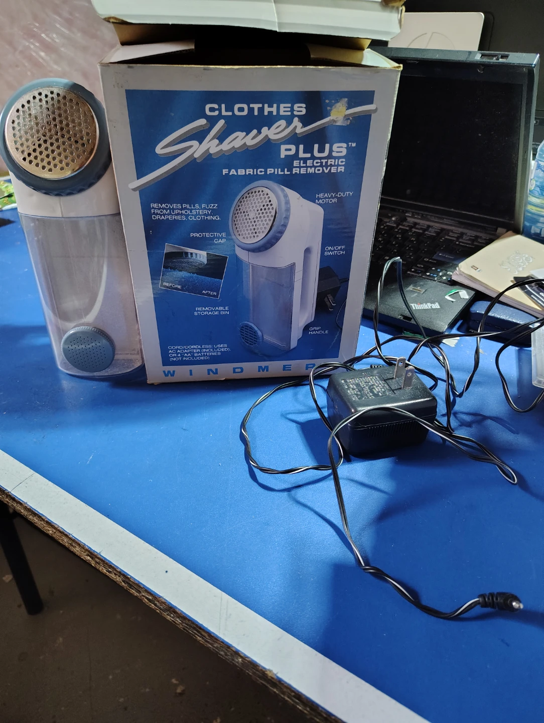 Windmere Clothes Shaver PLUS Fabric Pill Remover