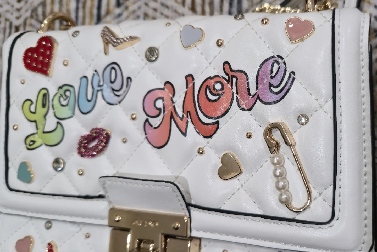 ALDO White Quilted Handbag with "Love More" & Charms - photo 2