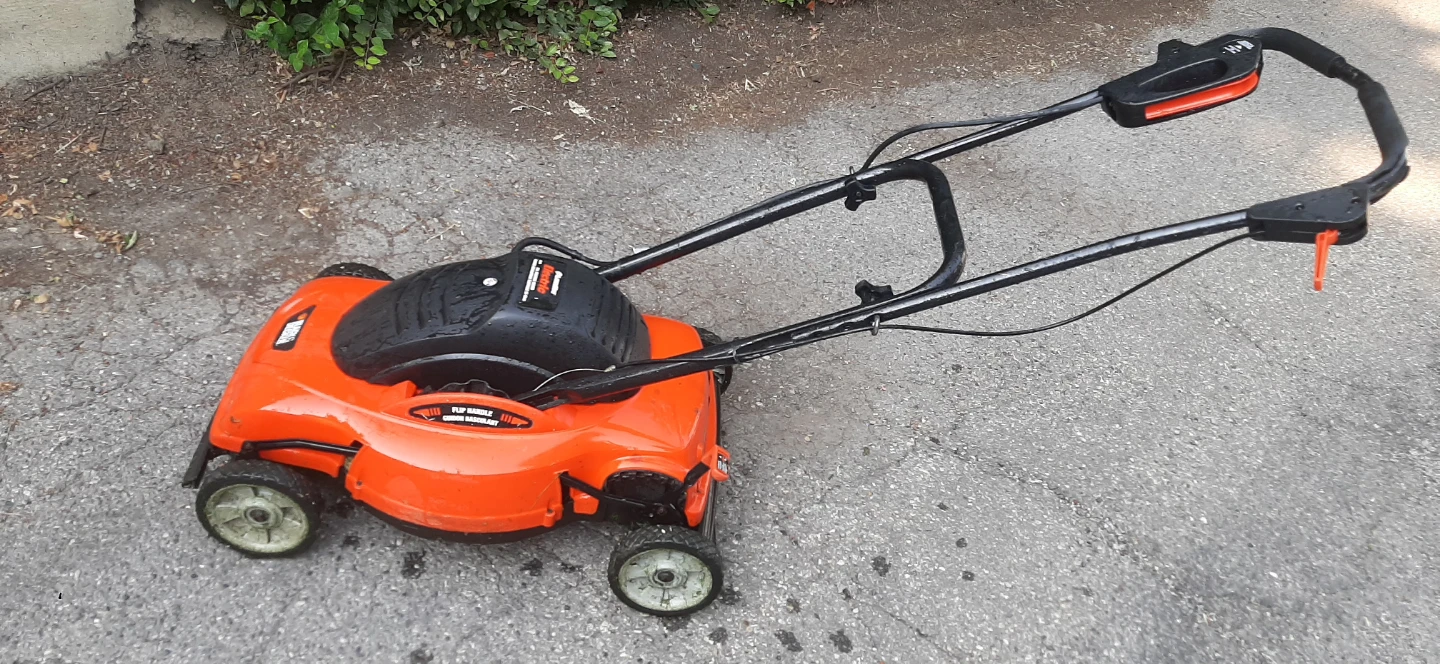 Black & Decker Compact 18" Electric Mulching Lawnmower