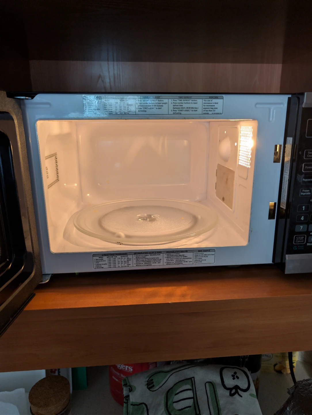 Insignia Microwave Oven - photo 3