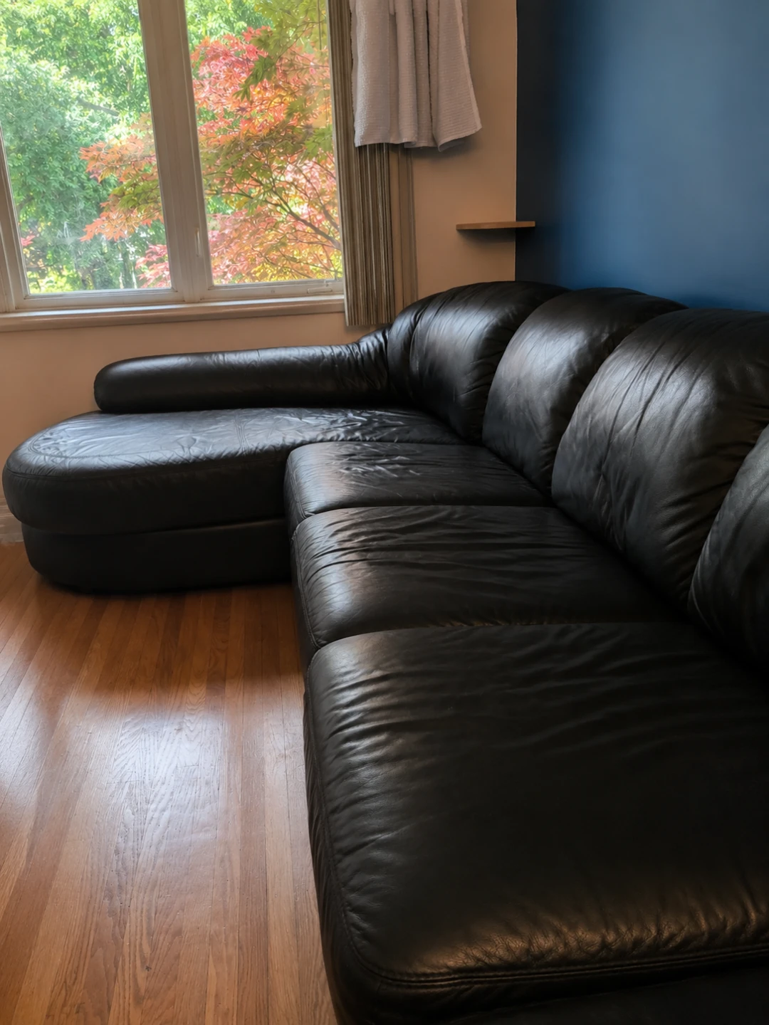 🛋️ Large Black Leather Sectional Sofa – $1,000 OBO - photo 2