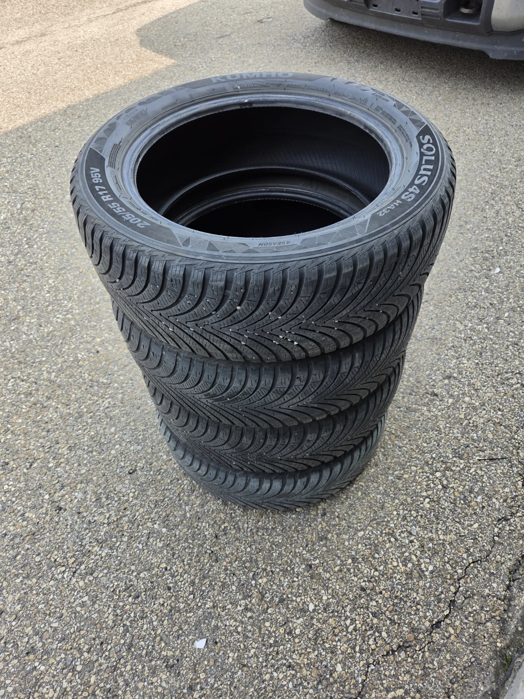 Kumho Solus 4S HA32 205/55R17 95V Tires