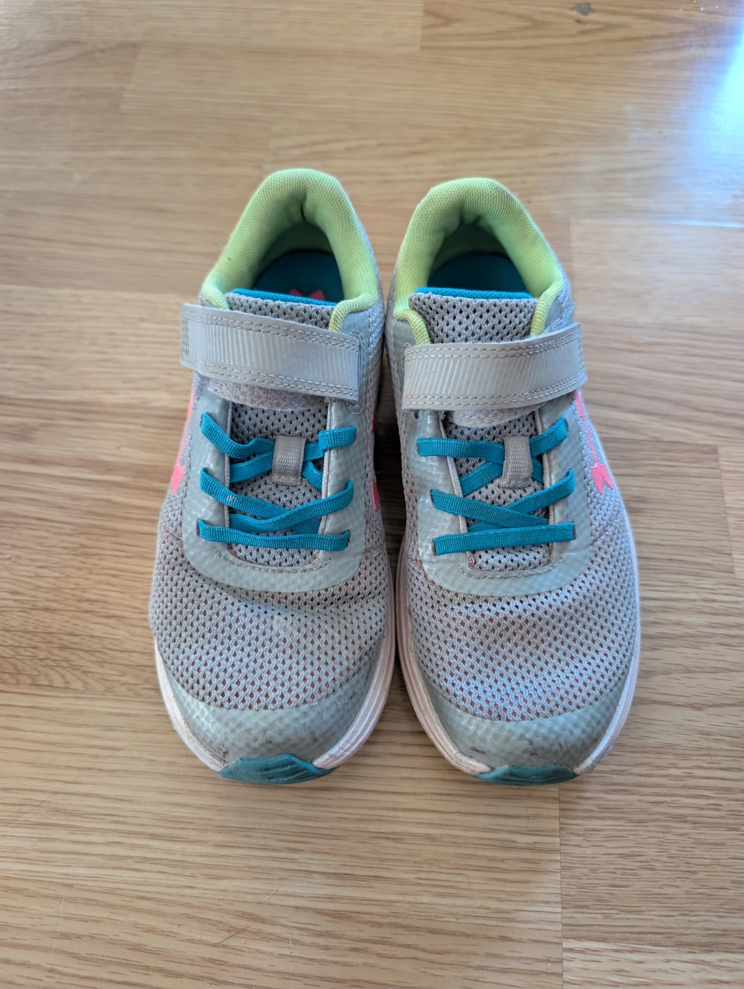 Under Armour Running Shoes Kids Size 2Y