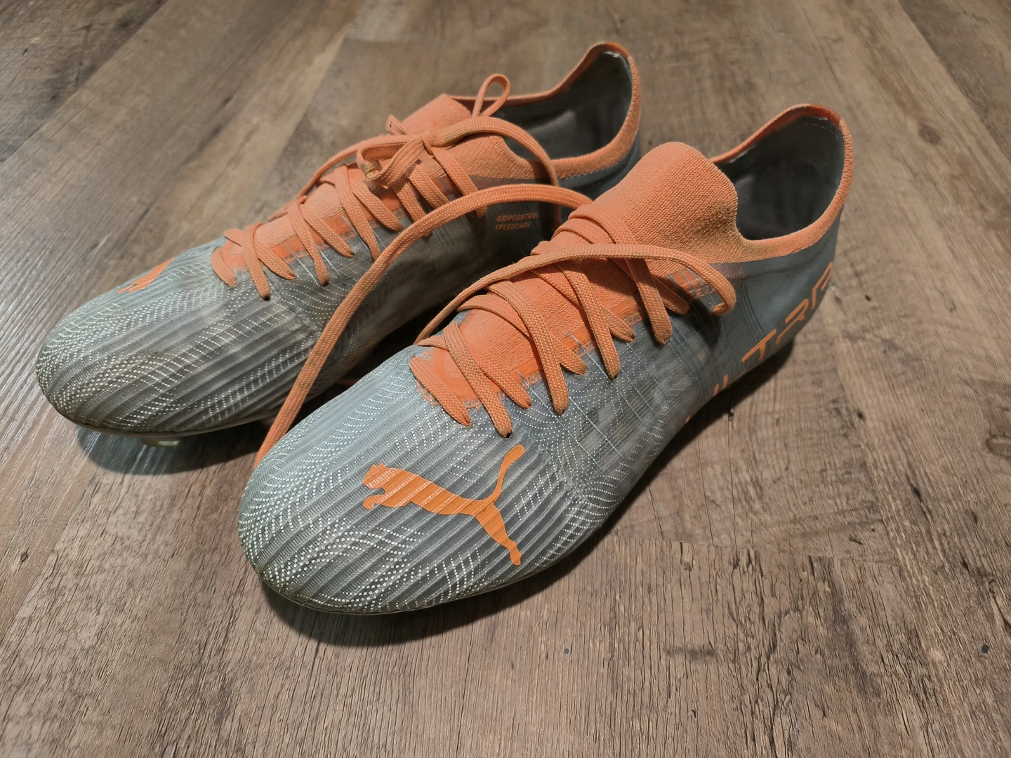Puma Ultra Soccer Cleats - Size 8