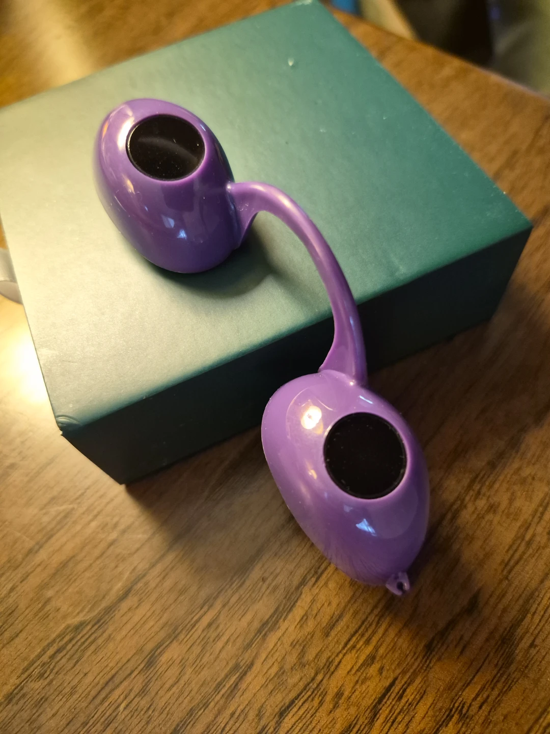 Purple lay down tanning goggles - photo 2
