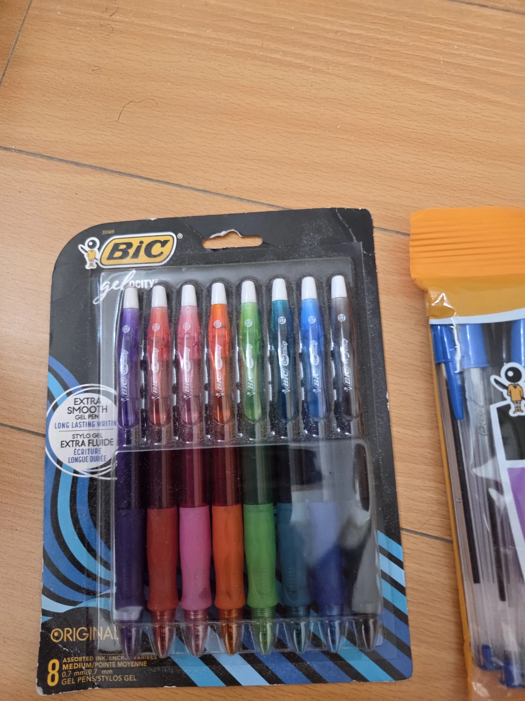 2 packs of bic ballpoint and gel pens  and pack of bic wite outs - photo 4