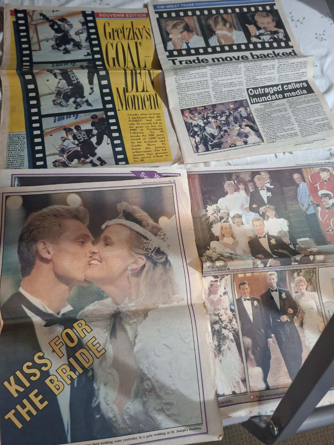 Collection of Edmonton Oilers and Wayne Gretzky Newspapers - photo 5
