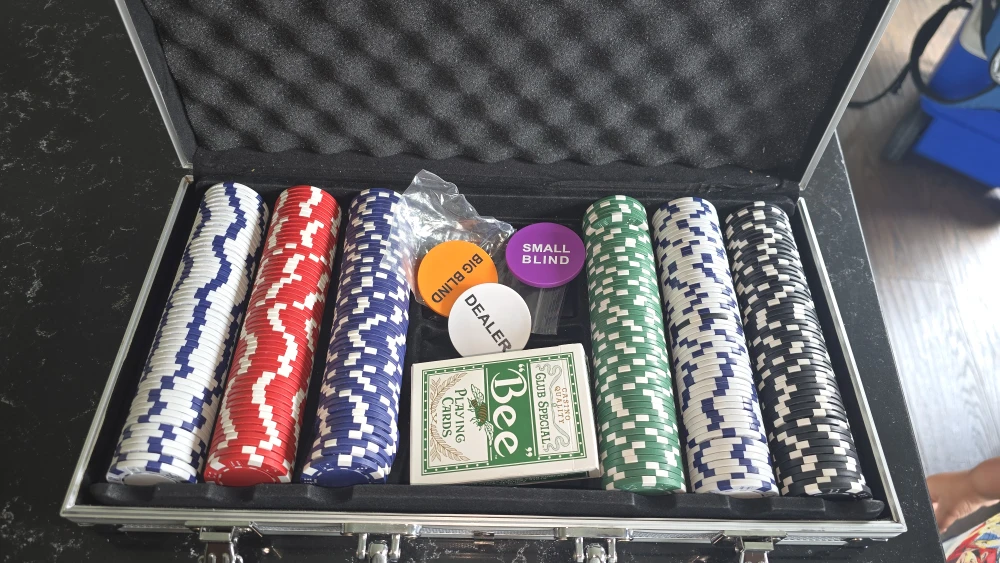 Poker Chip Set with Case and Cards - photo 2