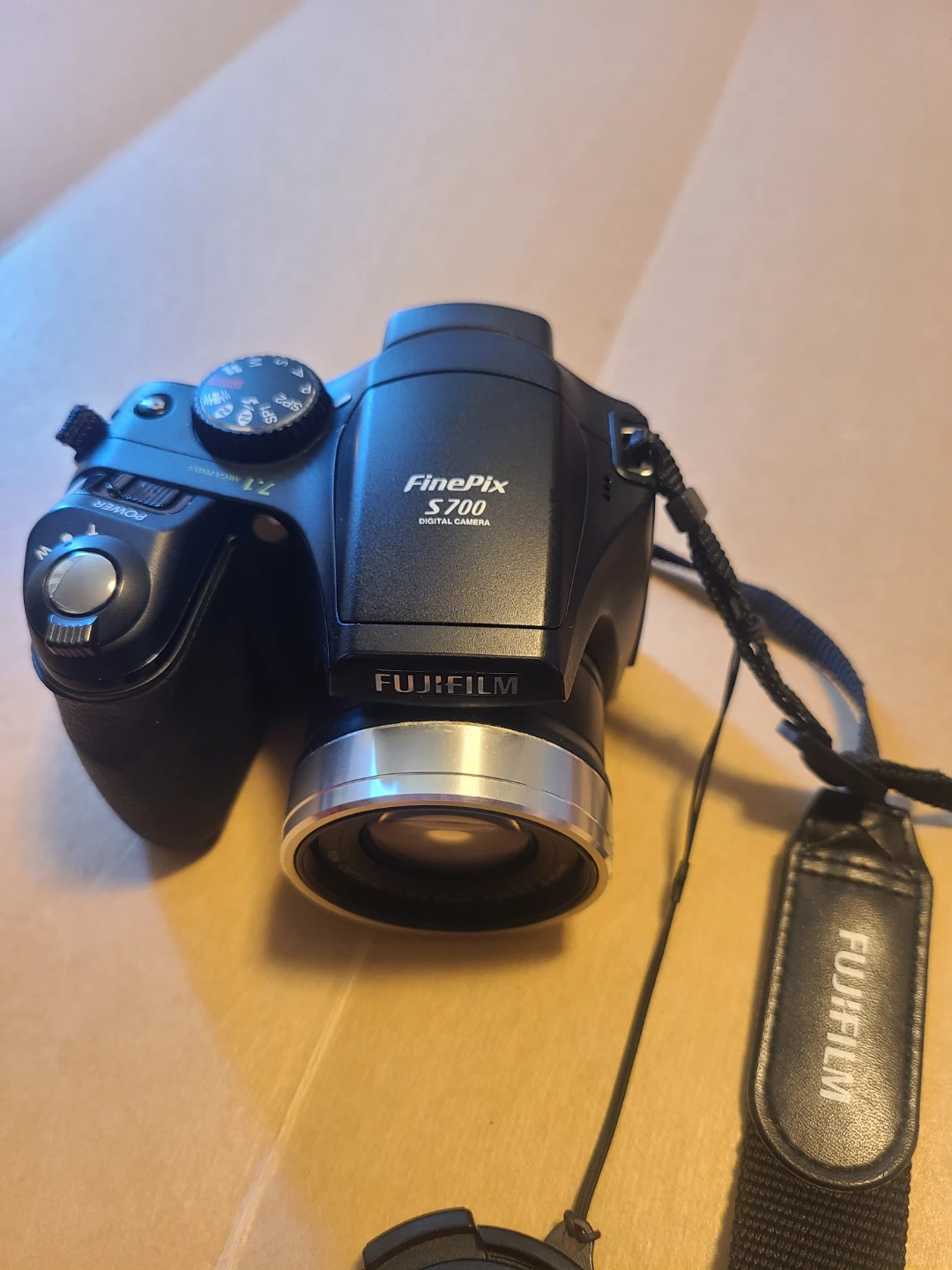 Fujifilm FinePix S700 Digital Camera