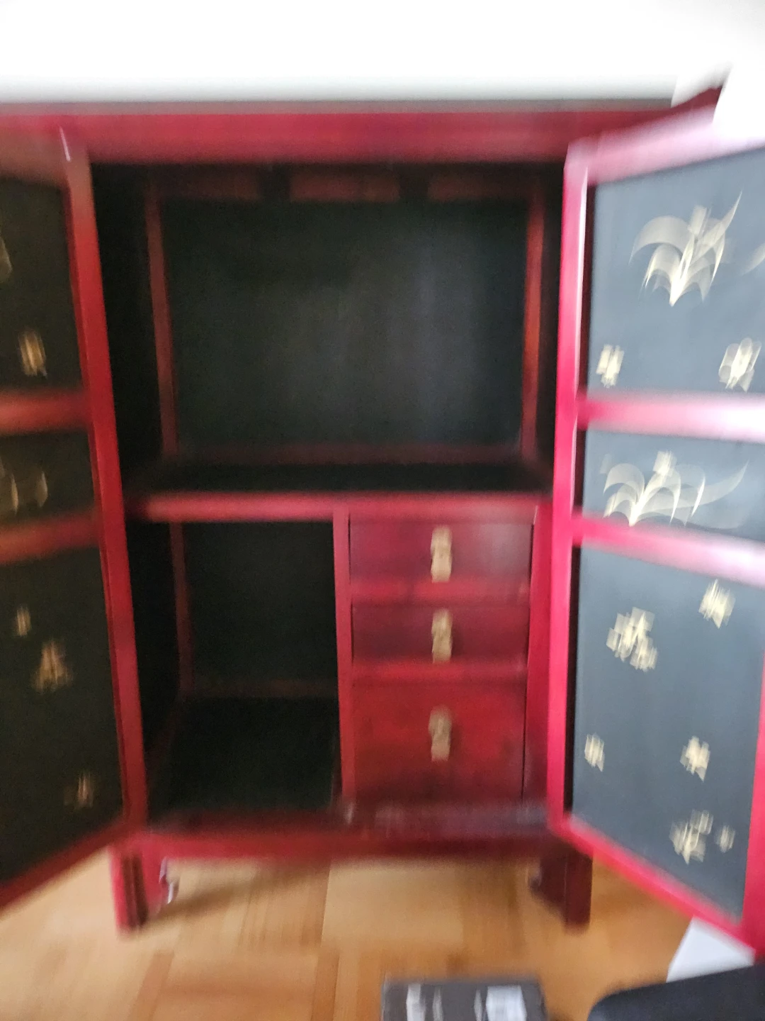 Decorative Oriental Cabinet with Mother-of-Pearl Inlay - photo 5