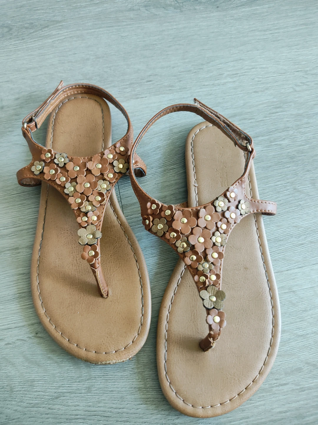 American Eagle girls Flat Sandals