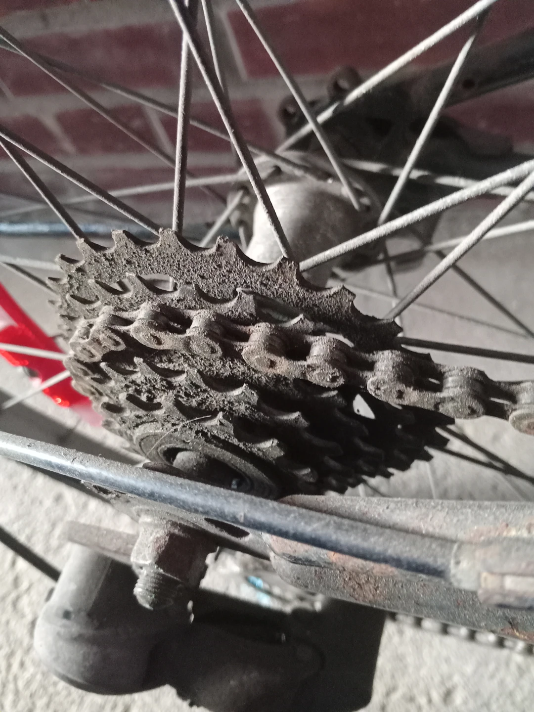 Red MTRobson 'Crash' Mountain Bike - photo 5