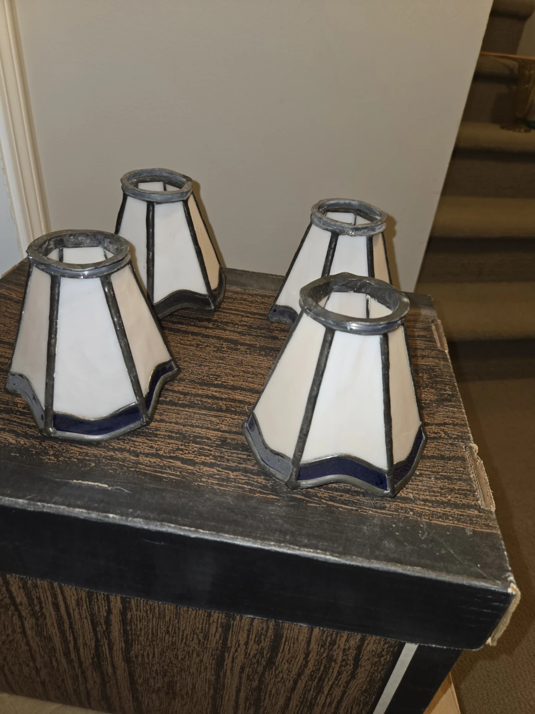 Set of 4 Stained Glass Lamp Shades - photo 2