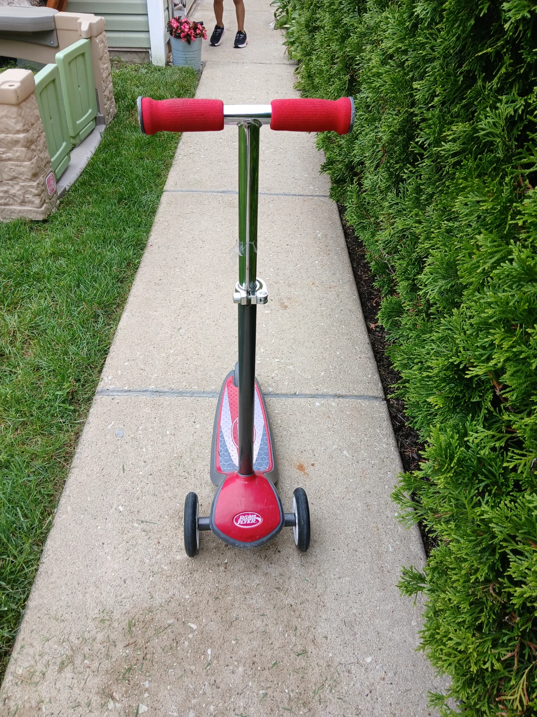 Radio Flyer Red Scooter