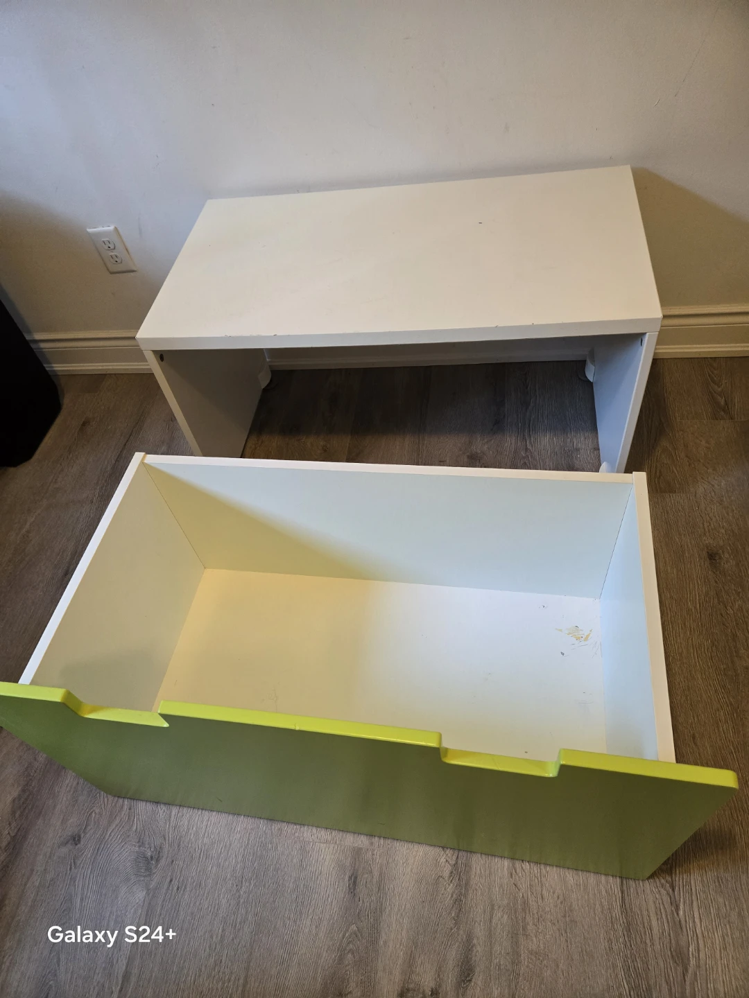 IKEA White and green  Storage Box