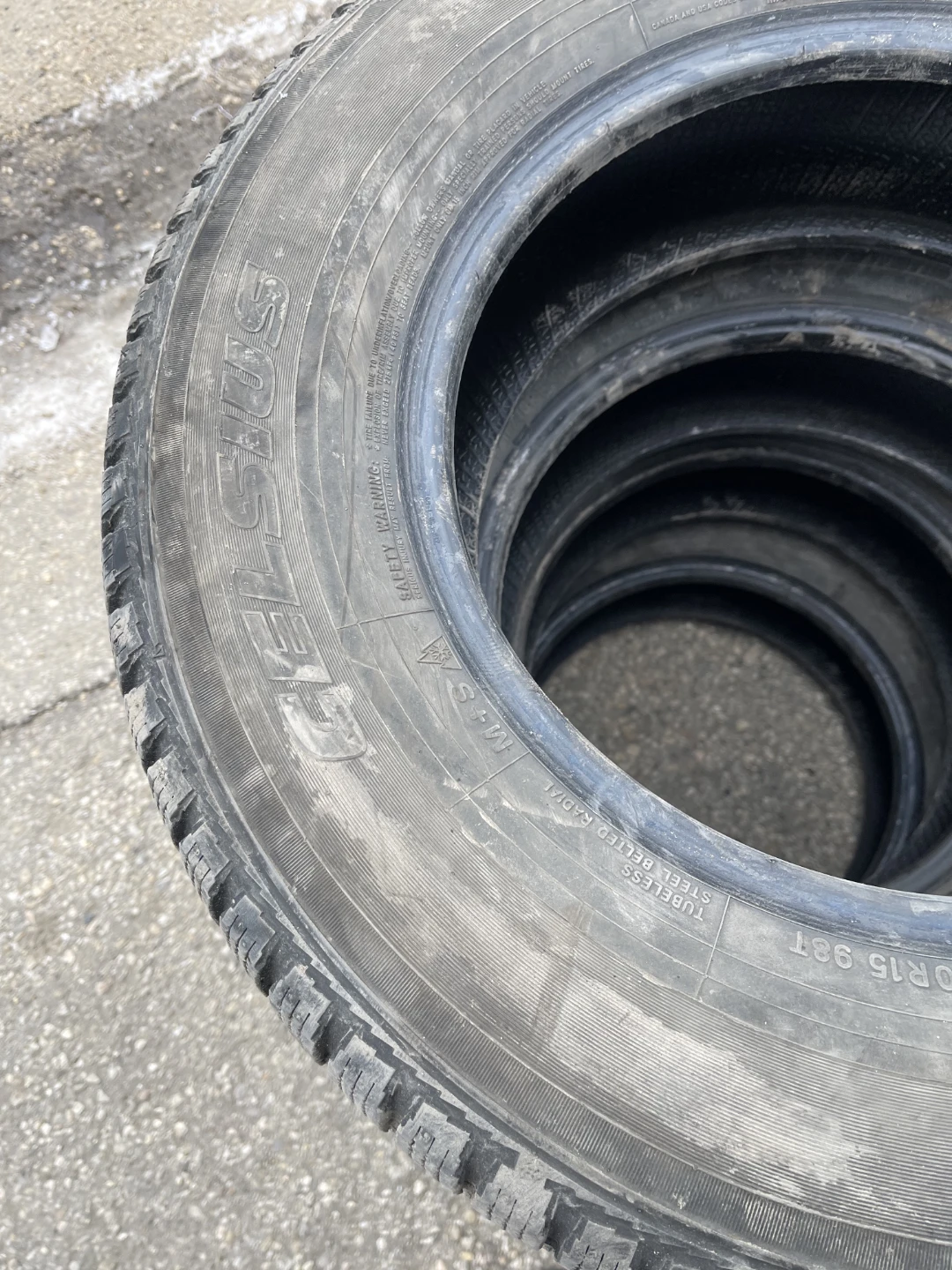 215/70R15 Toyo Celsius tires - photo 2