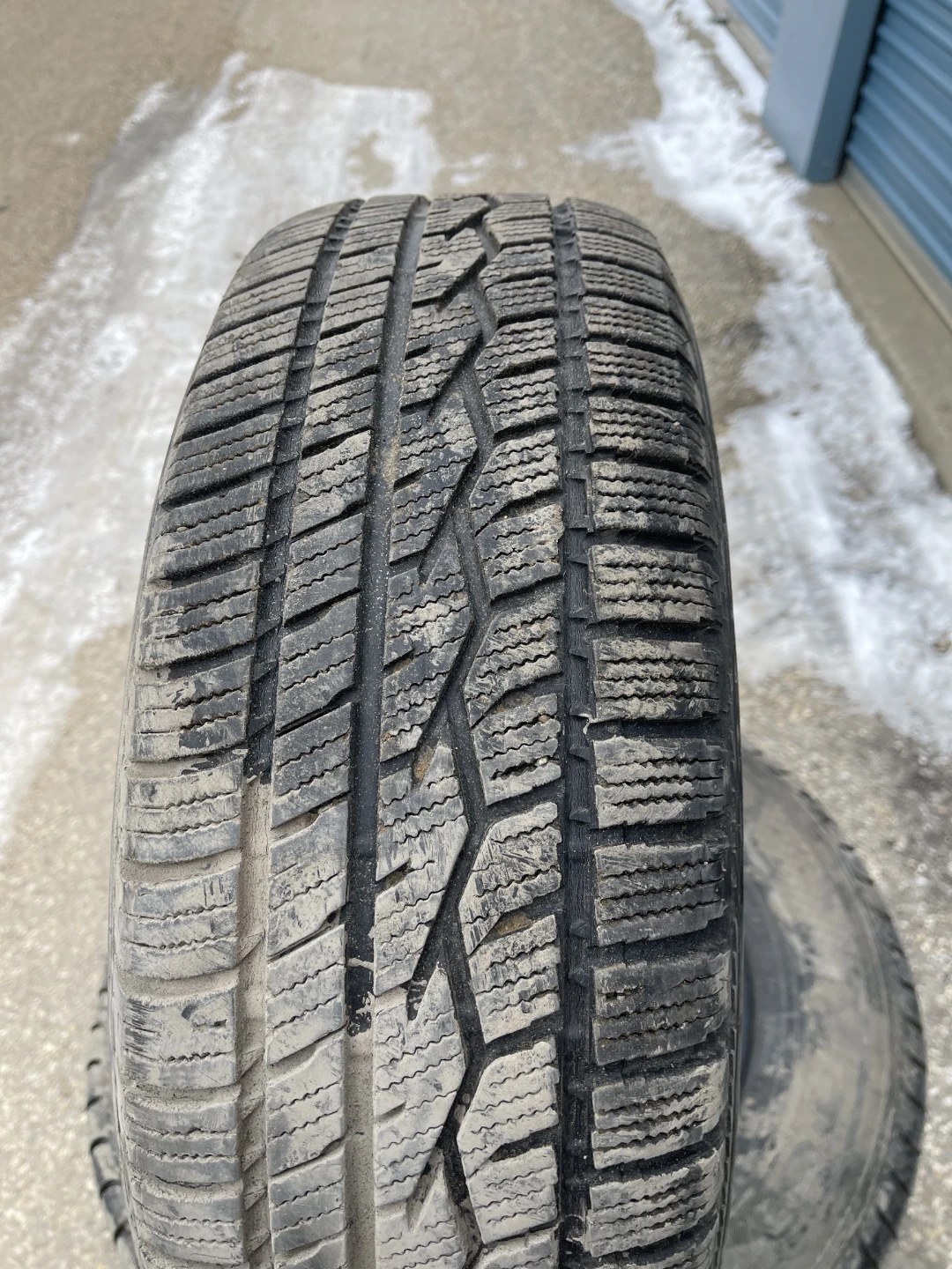 215/70R15 Toyo Celsius tires - photo 5