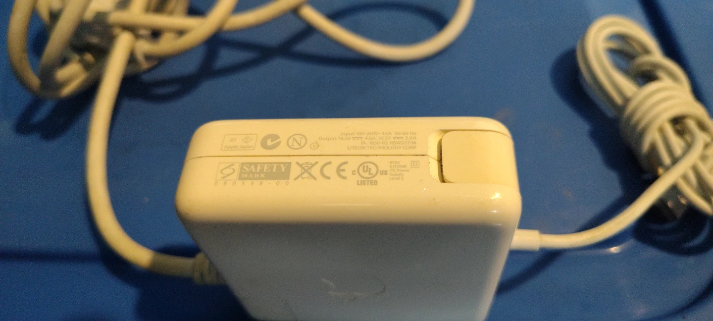 Apple MacBook MagSafe Power Adapter Charger - photo 3