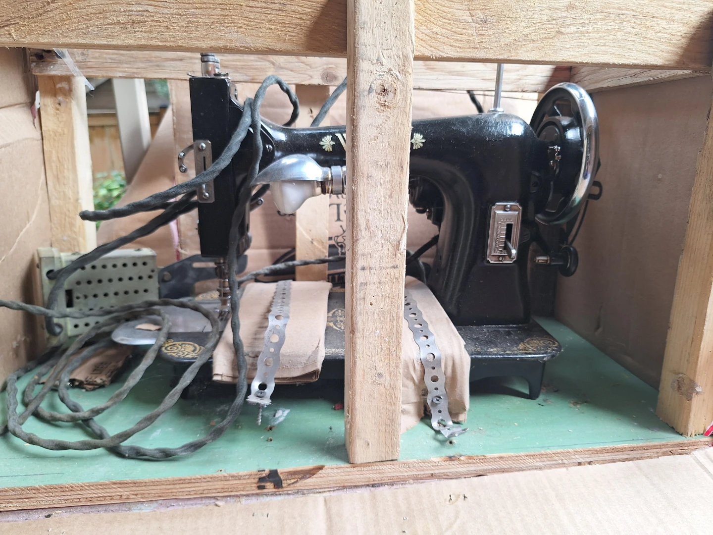 White Rotary No. 15 Sewing Machine - photo 4