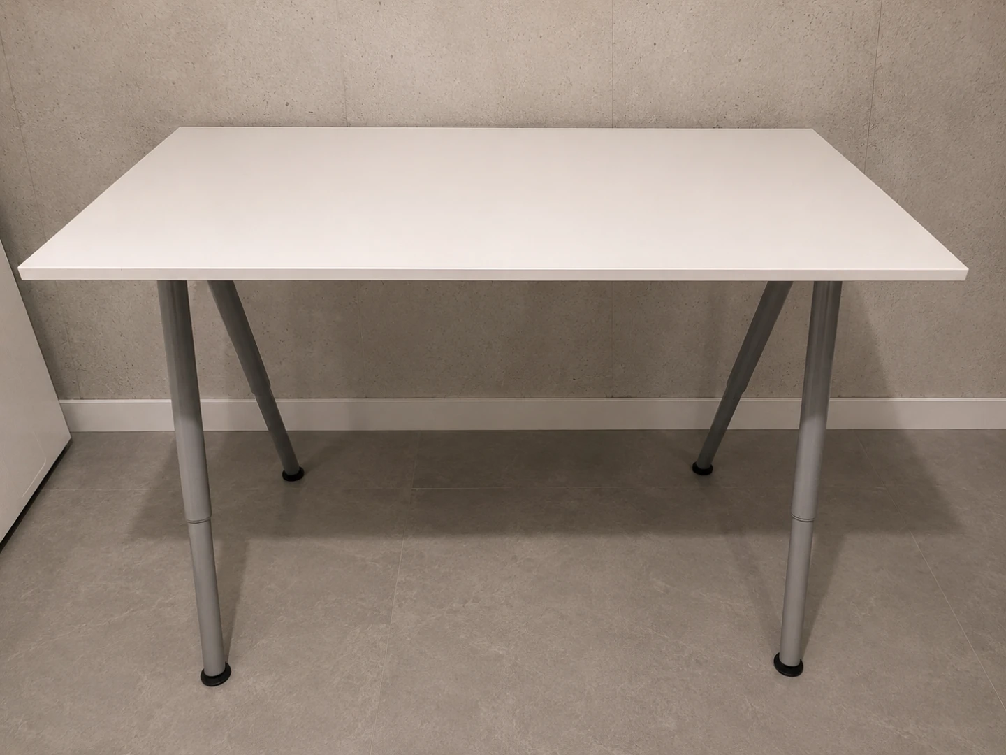 IKEA Linnmon Desk with Olov Adjustable Legs