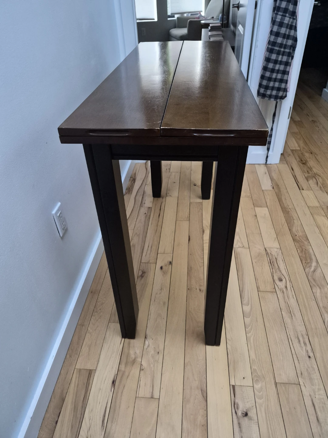 Expandable Walnut Kitchen Table with Leaflets - photo 3