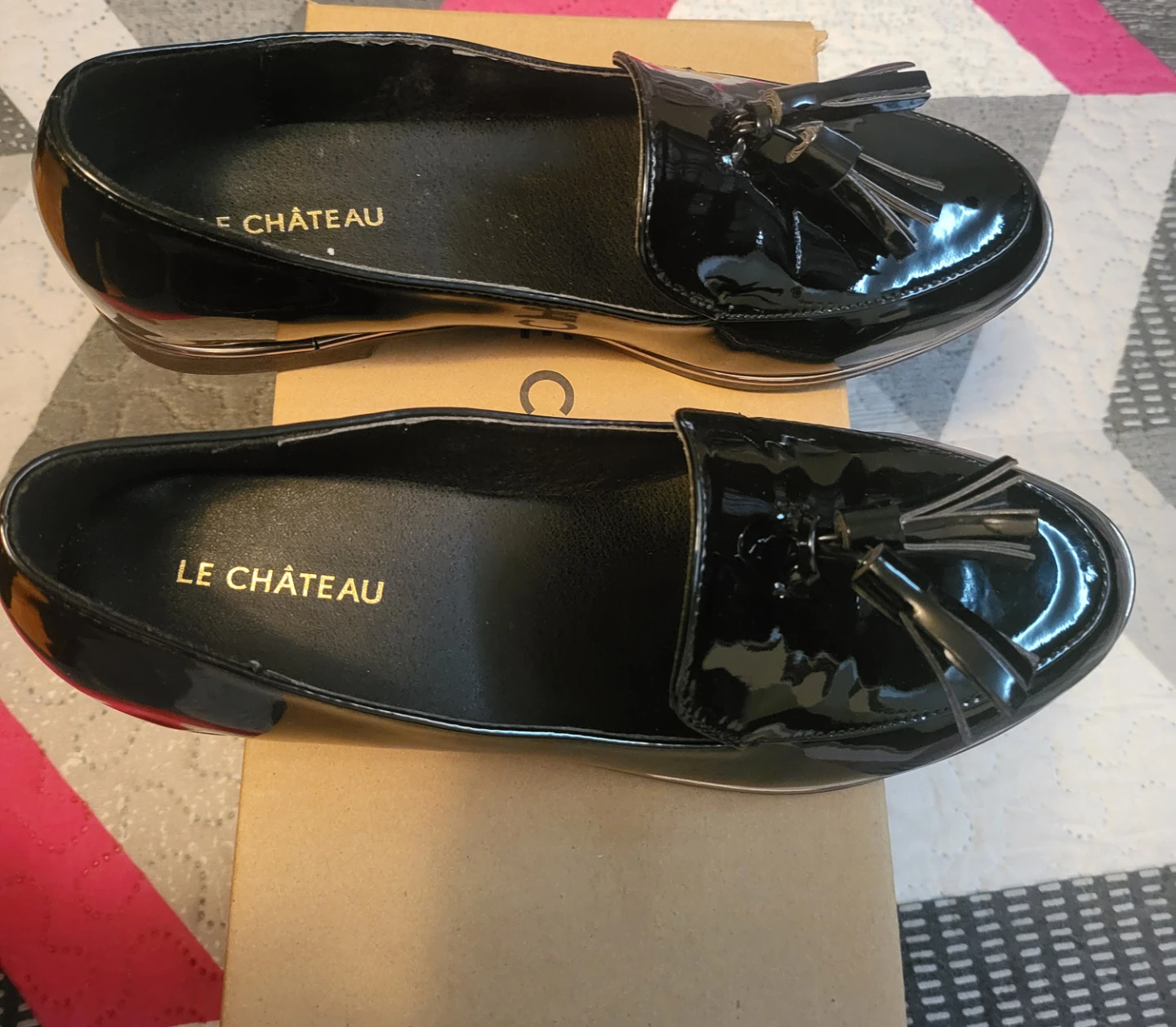 LE CHÂTEAU Black Patent Tassel Loafers - photo 2