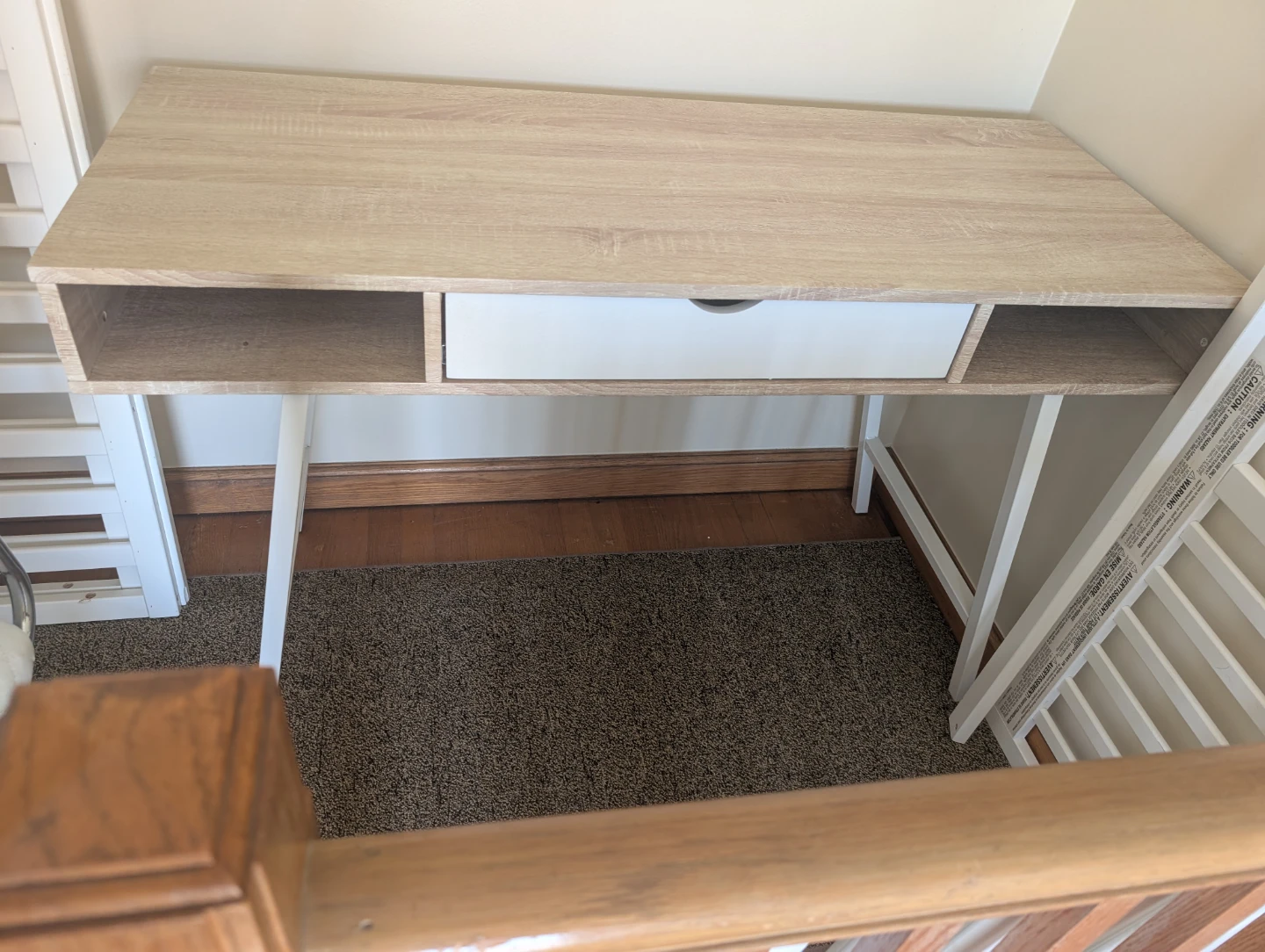 Desk - photo 2