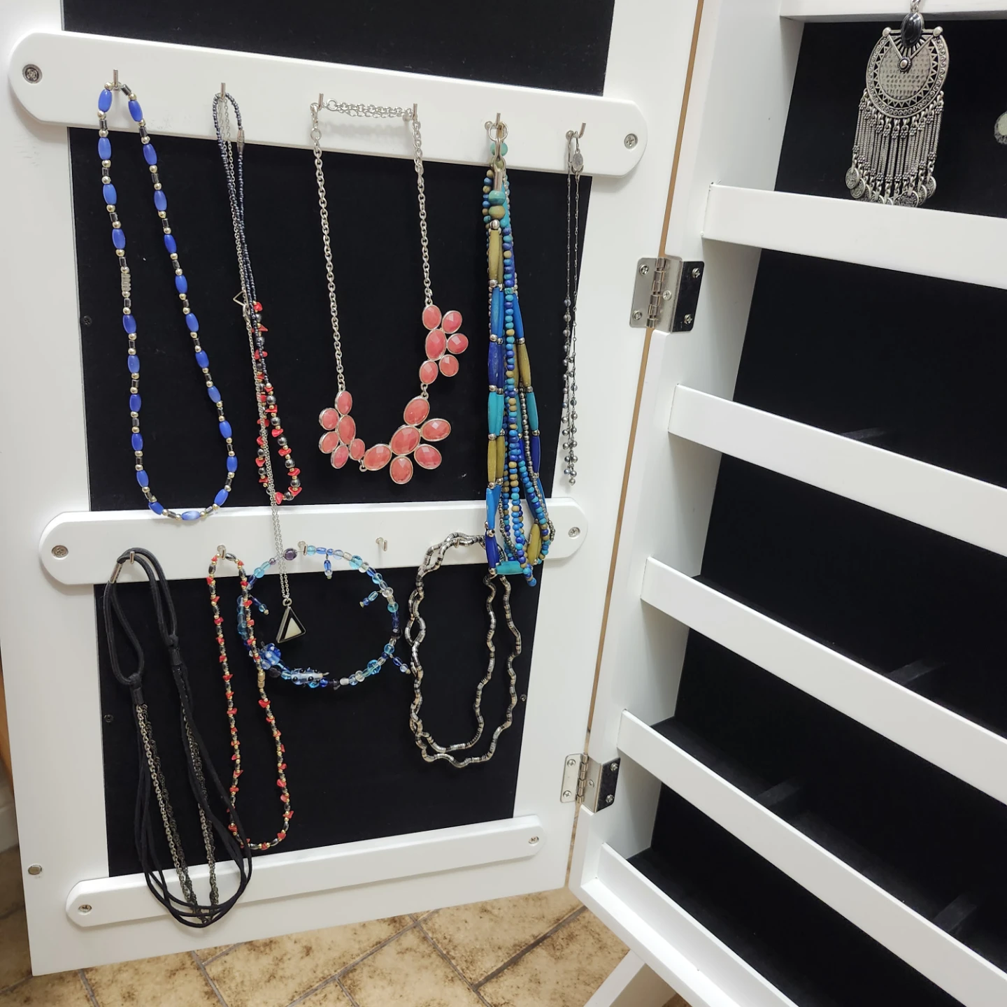 FLOOR MIRRORED JEWELRY CABINET. - photo 4