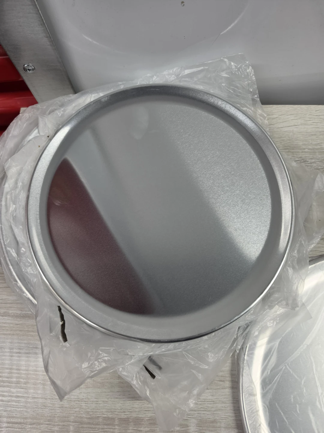 Round Metal Pizza Pan - photo 2