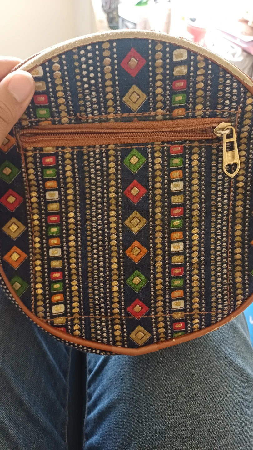 Round Patterned Crossbody Bag - photo 3