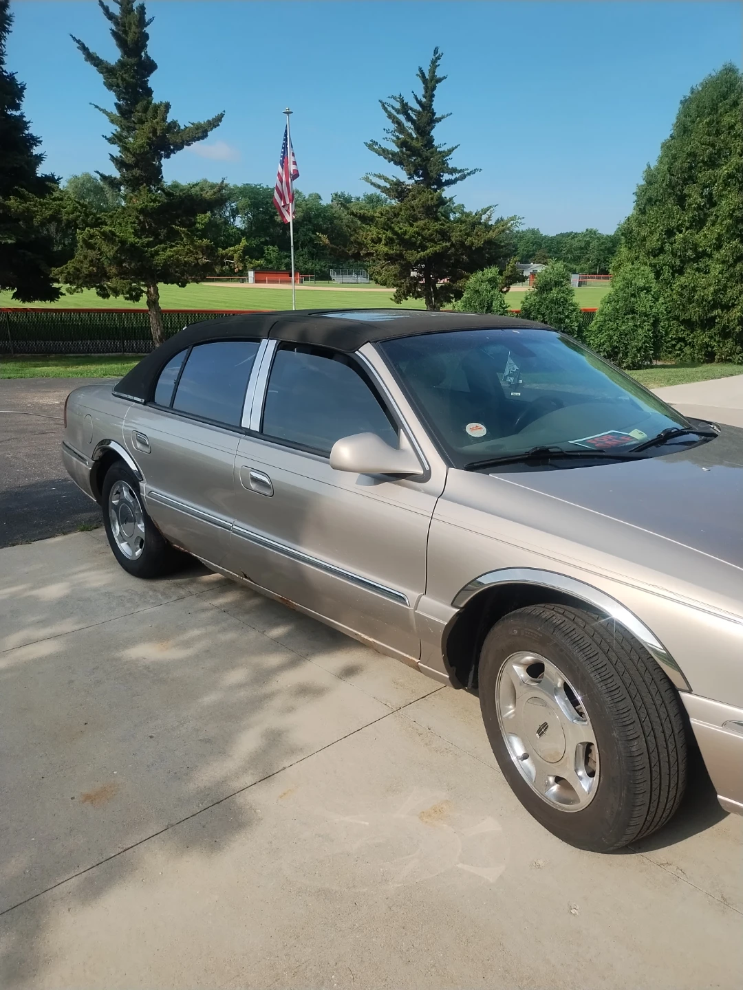 2000 Lincoln Continental Sedan