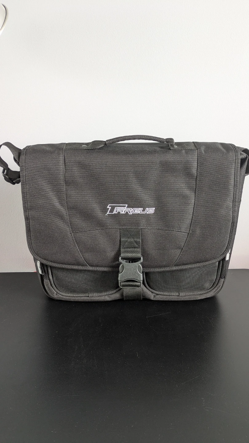 Targus Black Messenger Bag