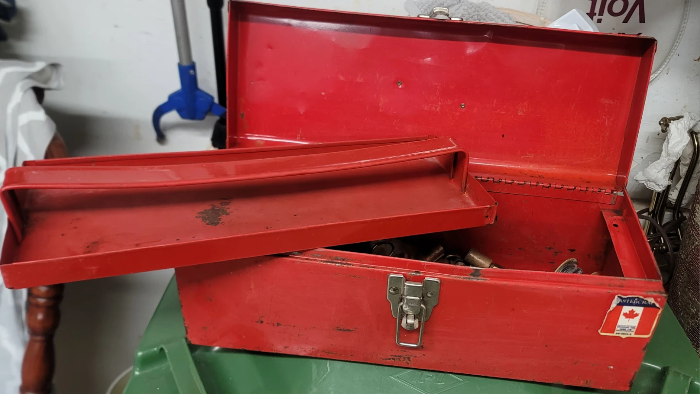 Mastercraft Red Metal Toolbox - photo 3