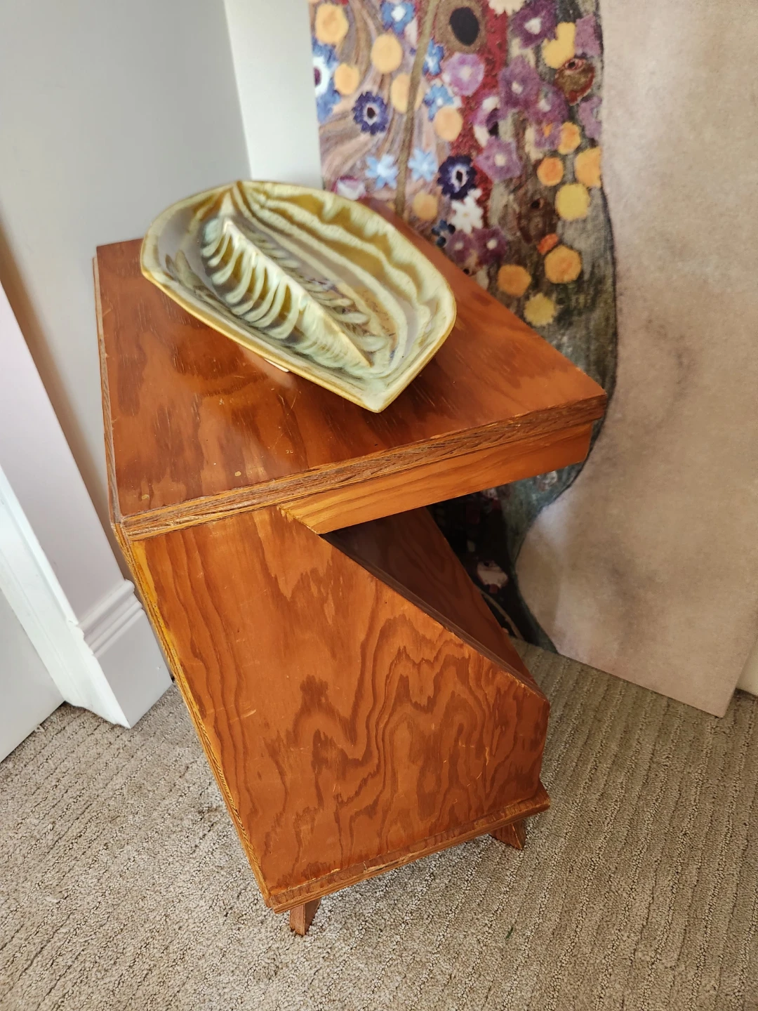 1940s Wooden Side Table with Shelves, pretty and practical - photo 3