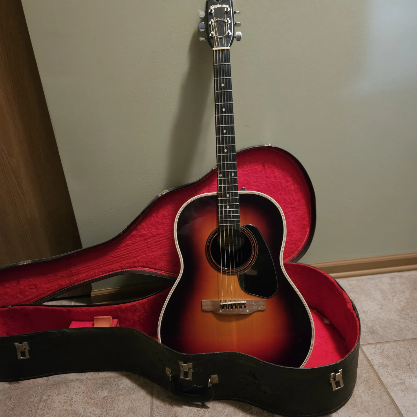 Vintage guitar - photo 3