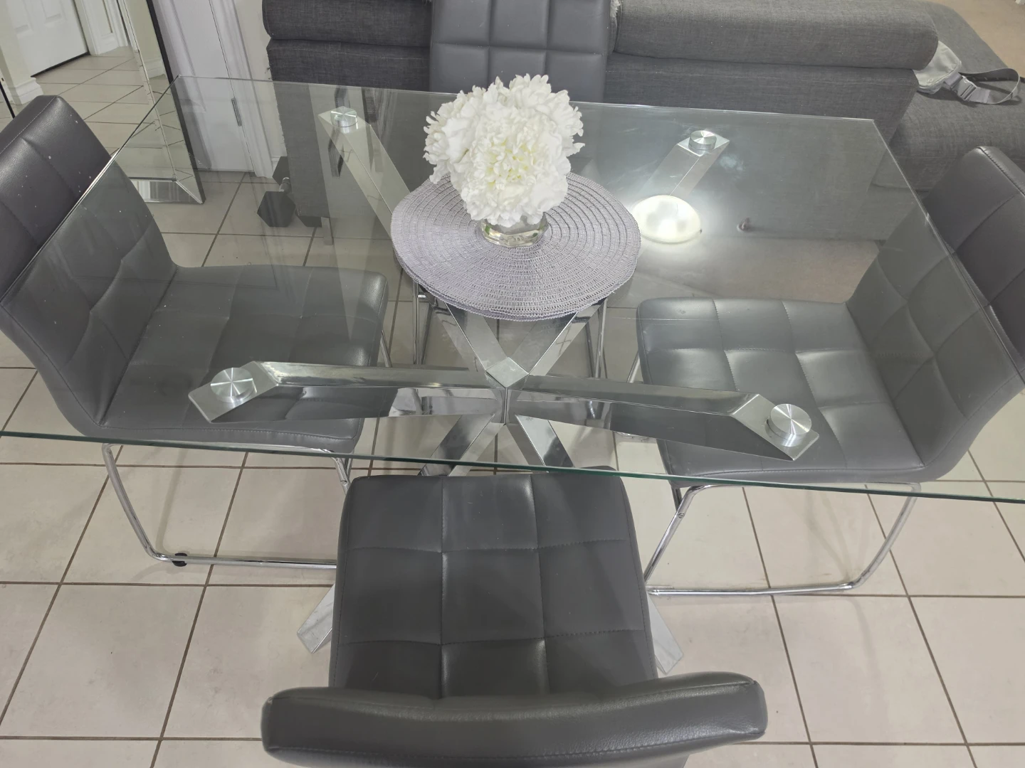 Glass dining room table and chairs - photo 2