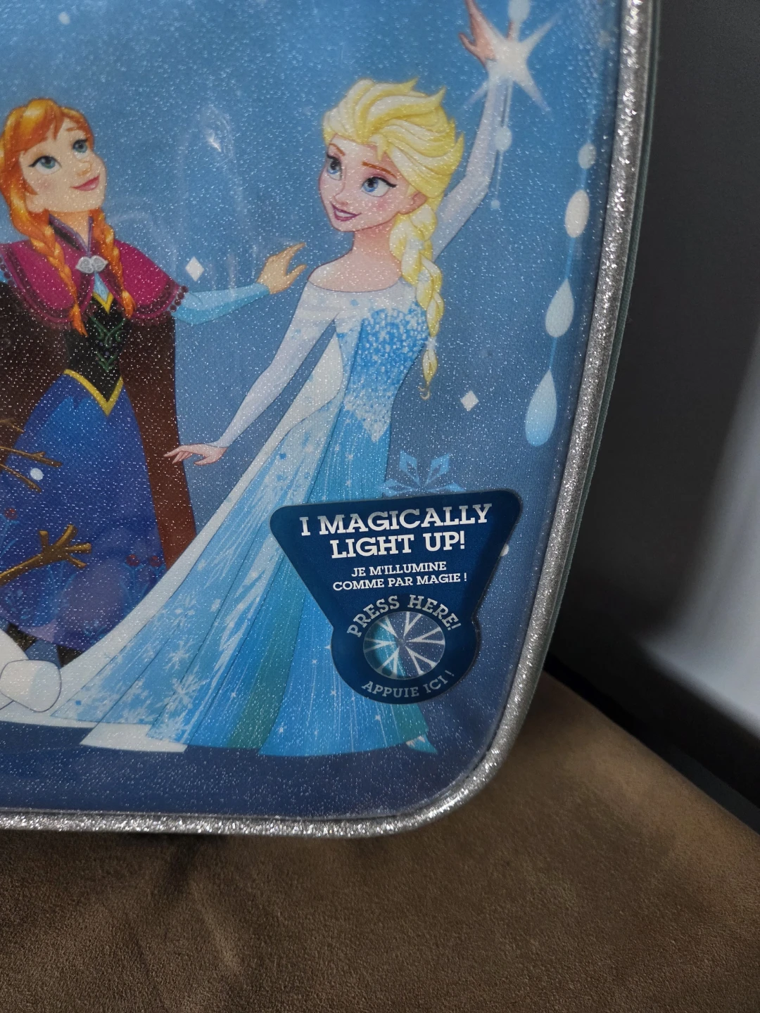 Disney Frozen Rolling Luggage - photo 4