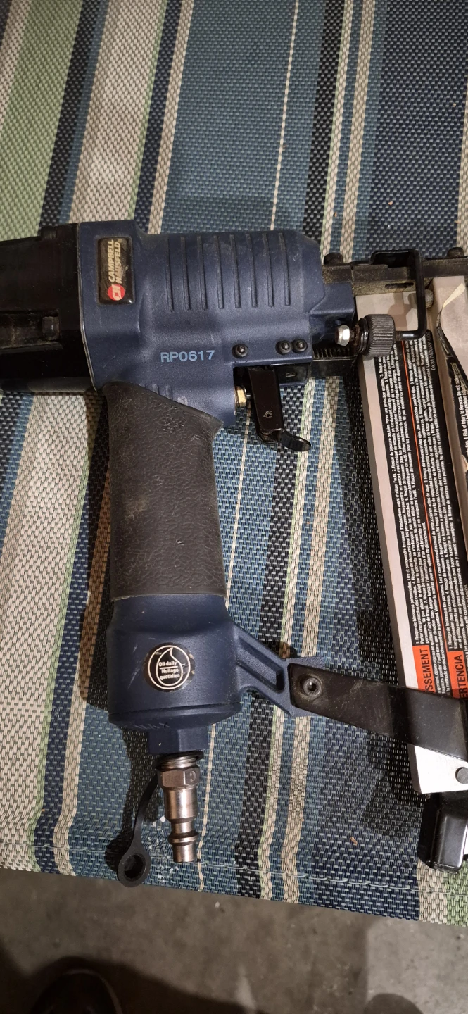 Campbell Hausfeld RP0617 Brad Nailer - photo 2