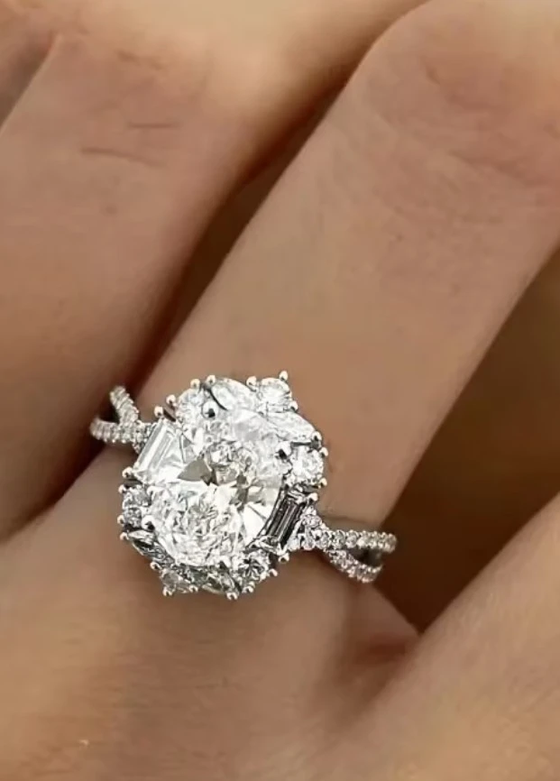 Oval 2 CT  moissanite diamonds size