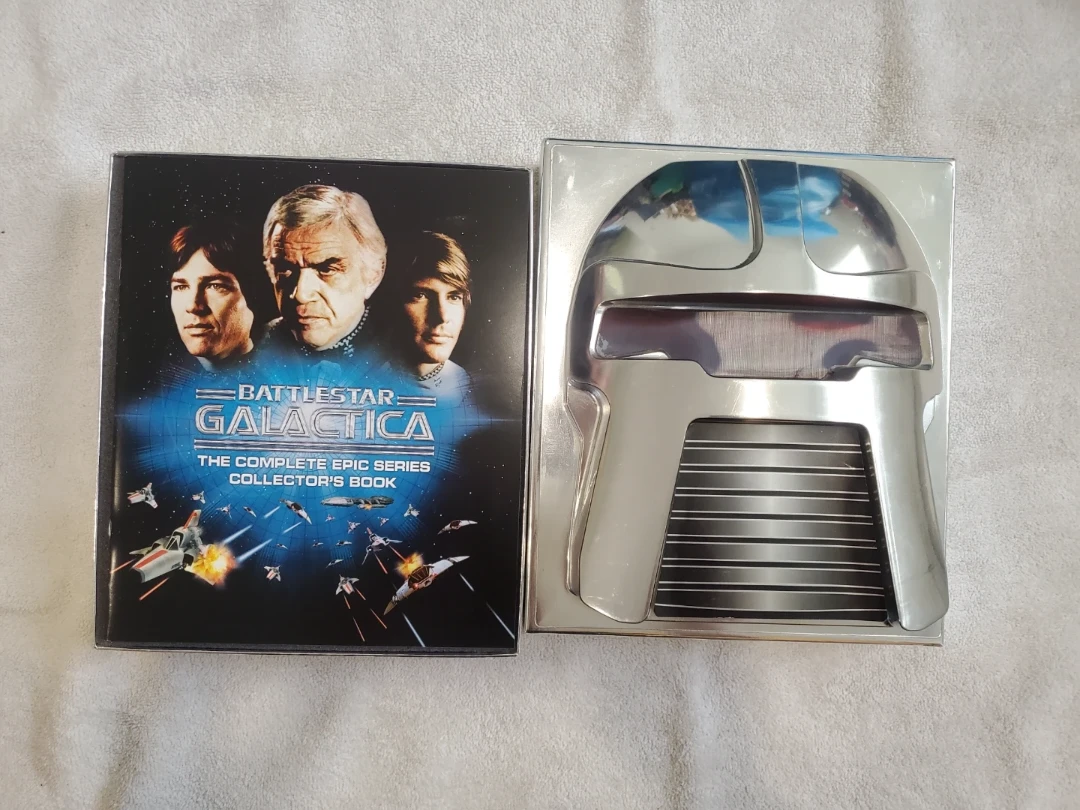 Battlestar Galactica Complete Epic Series Collector's DVD - photo 3
