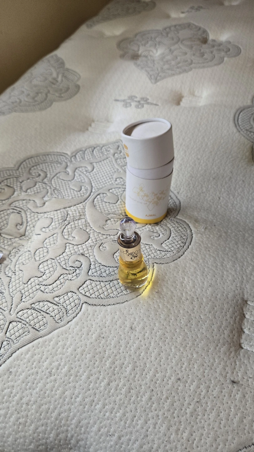 Expensive woman's perfume. - photo 3