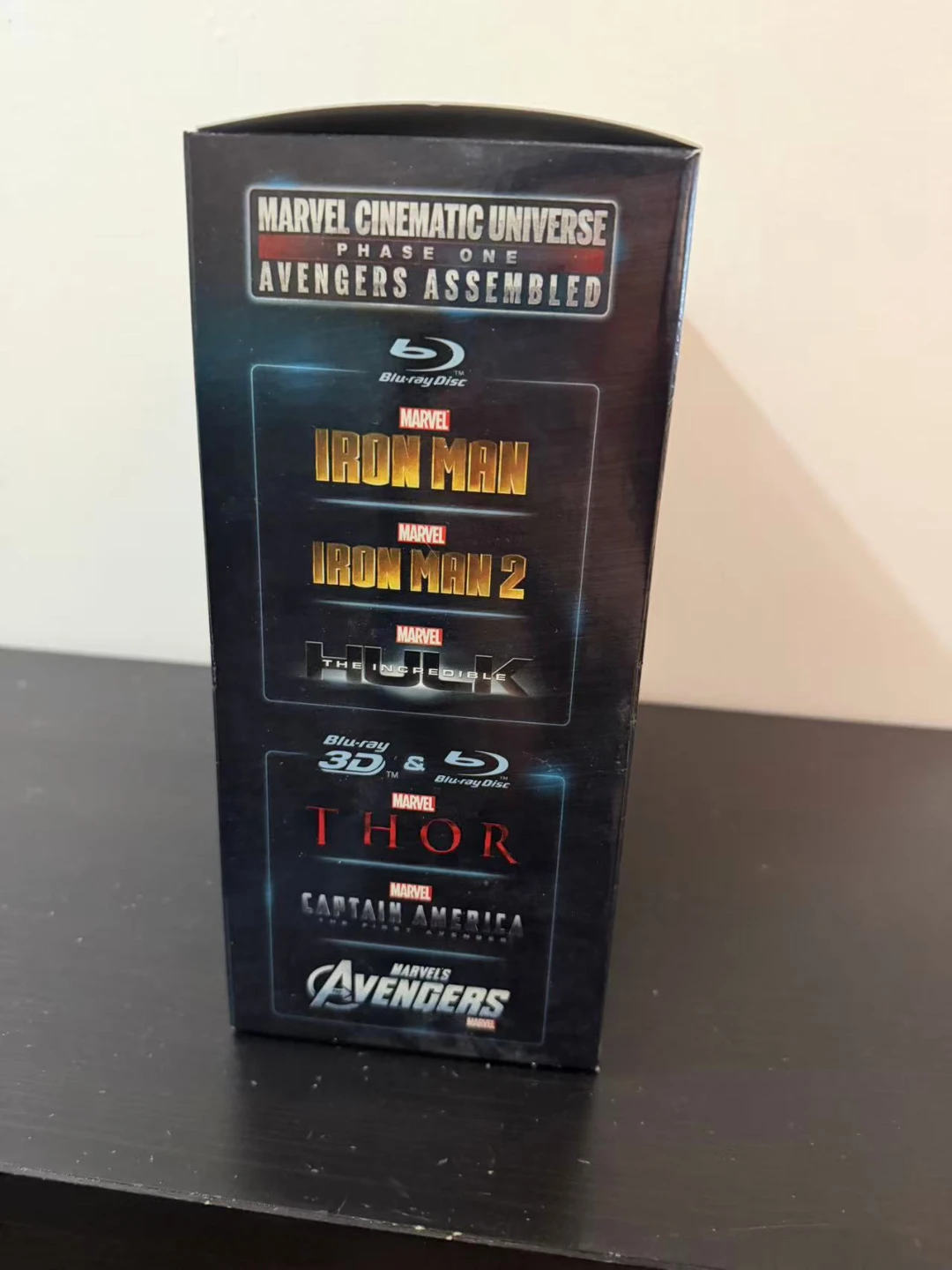 Marvel Avengers 10-Disc Blu-ray Limited Briefcase Tesseract - photo 2