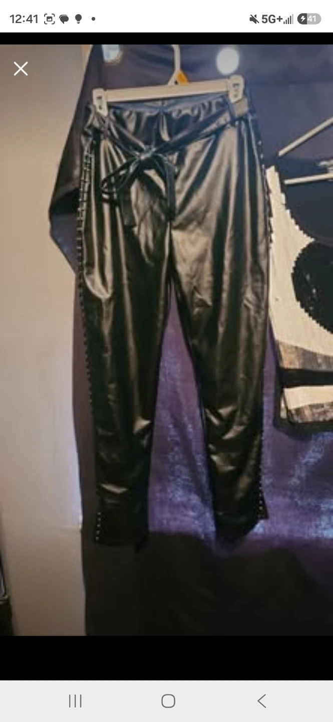 New never worn cute Black faux leather pants and sequin top - photo 3