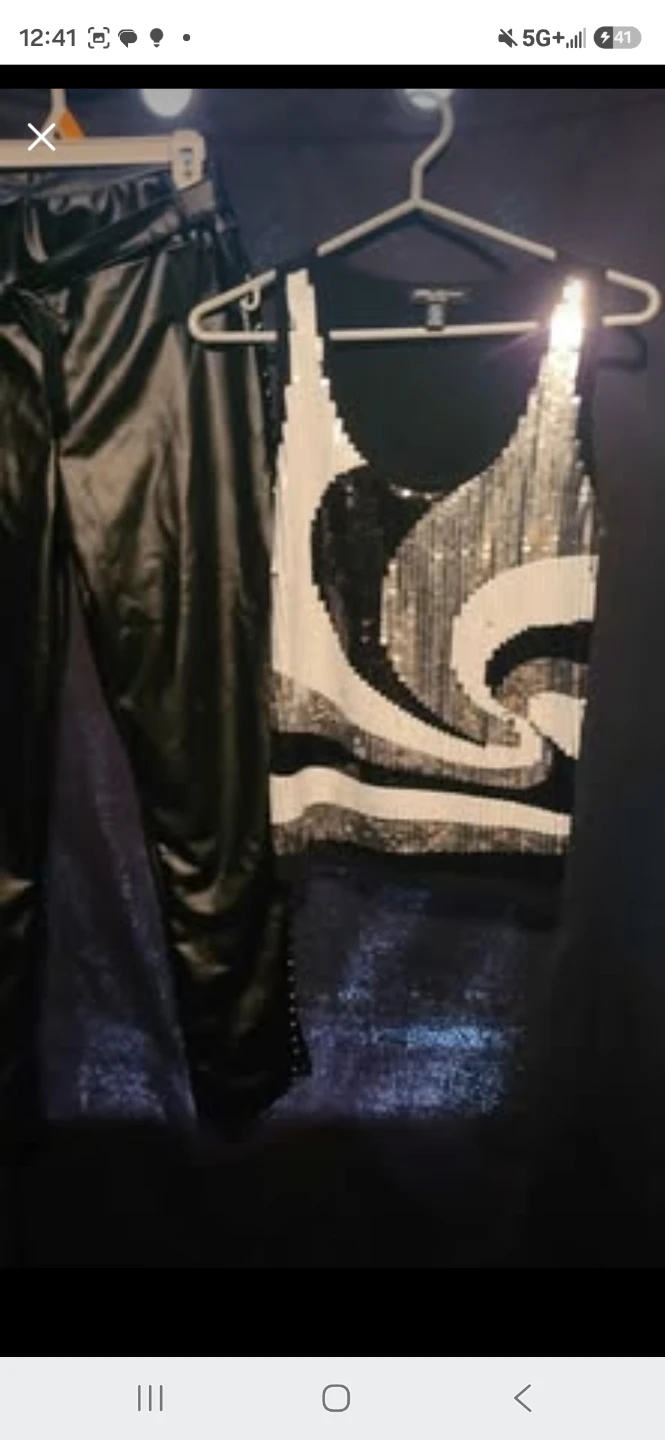 New never worn cute Black faux leather pants and sequin top - photo 4