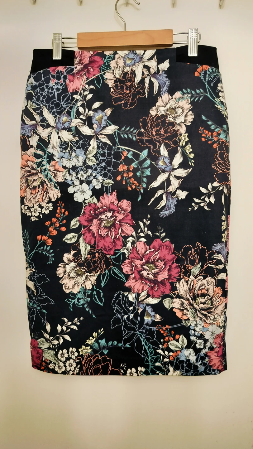 Portmans floral pencil skirt, size 8 (AUS)