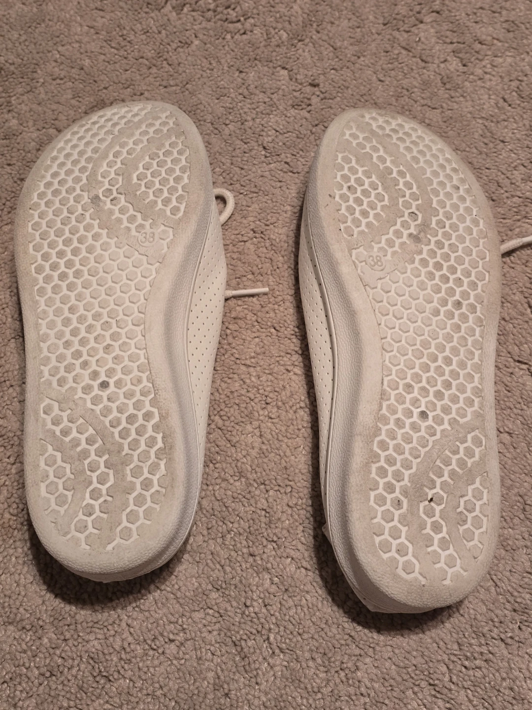 White womens shoes size 38 - photo 3